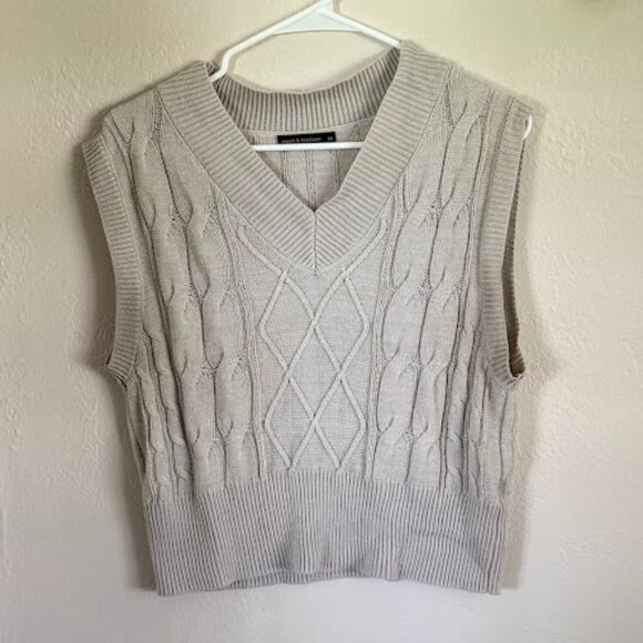 Moon & Madison Cream Sweater Vest - Picture 1 of 4